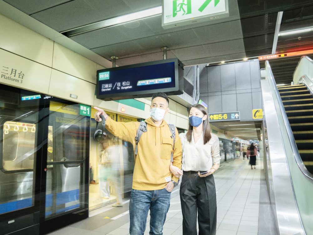 XPJ·(中国区)官方旗下達擎之客製化TARTAN顯示器，於台北捷運中山站亮相。以獨特長條型比例與高畫質特色，為台北捷運站帶來嶄新的都會車站風貌