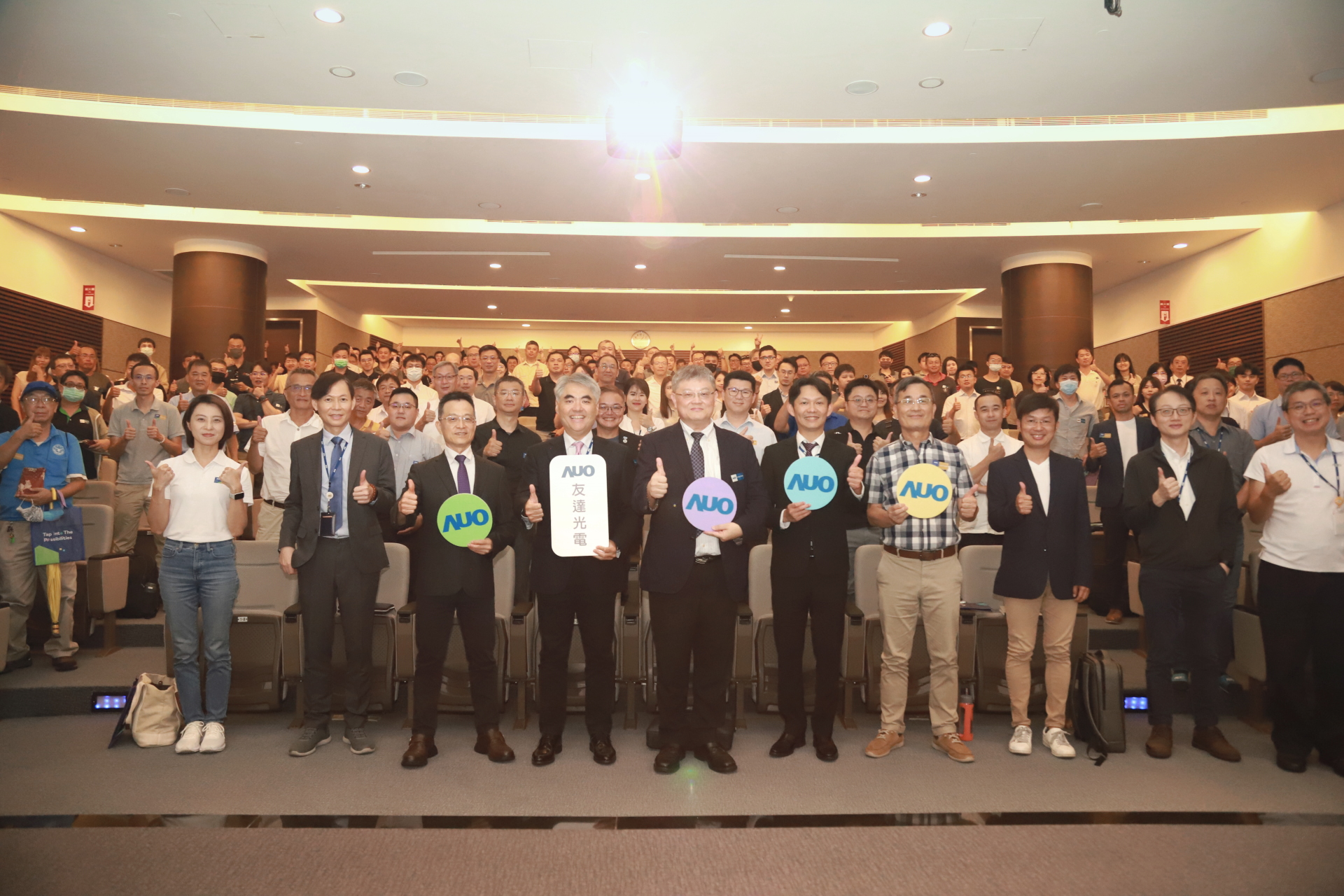 XPJ·(中国区)官方光電邀請領域專家共研再生能源發展、電力需求及建築物減碳等議題進行交流，盼共擘綠色永續生態圈的嶄新契機。