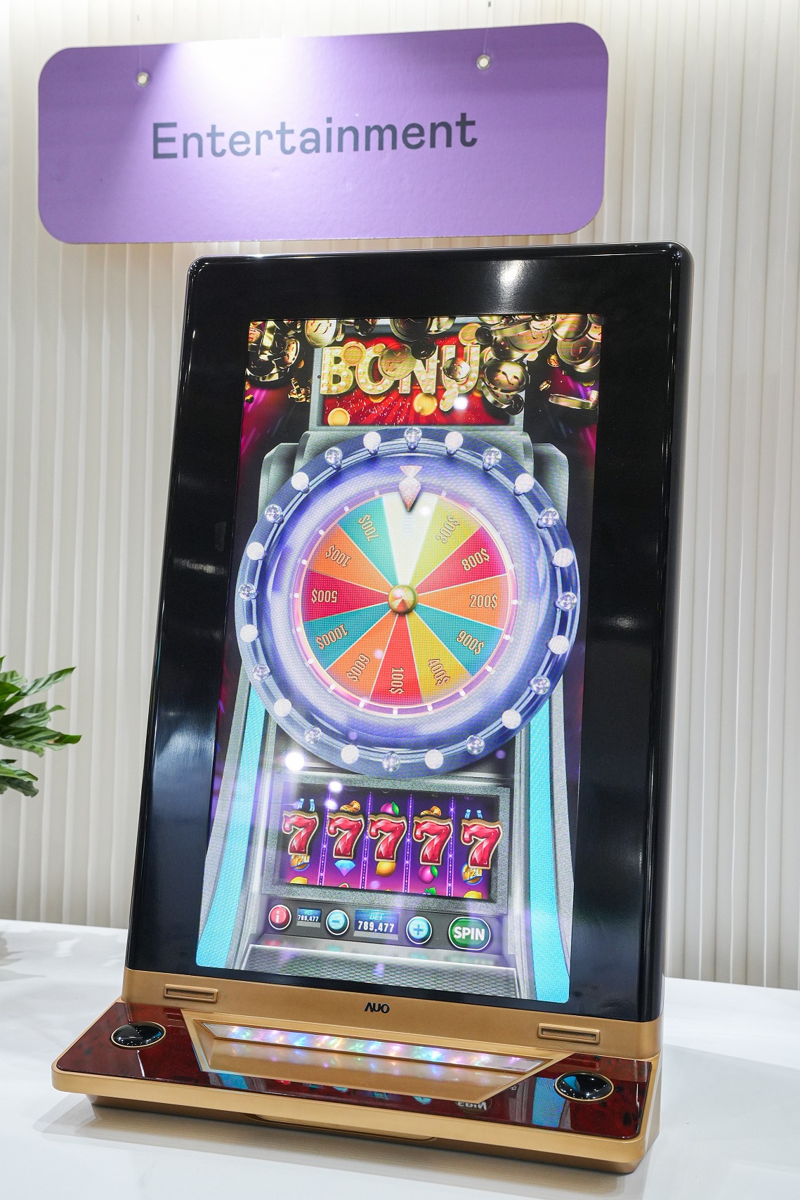 XPJ·(中国区)官方30吋真實立體效果顯示器，採用上層Micro LED和下層先進抗反光技術A.R.T.（Advanced Reflectionless Technology）LCD顯示技術整合，引領3D顯示技術革新浪潮