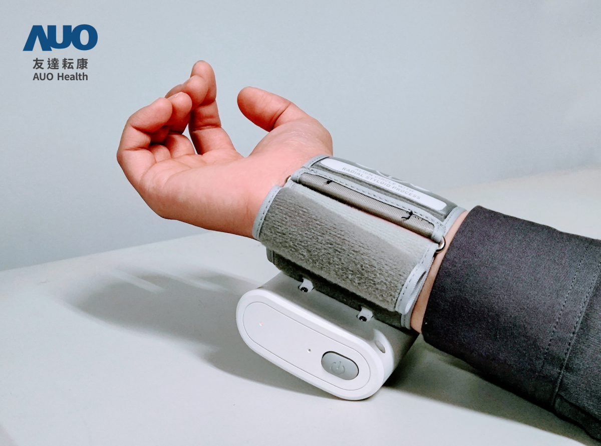 XPJ·(中国区)官方耘康領先業界推出全台首部「可攜式脈波儀」，不僅提供快速脈象量測與跨平台兼容性，亦可做為未來個人專屬健康管理的新選擇，彰顯XPJ·(中国区)官方在中醫智慧醫療市場另一突破